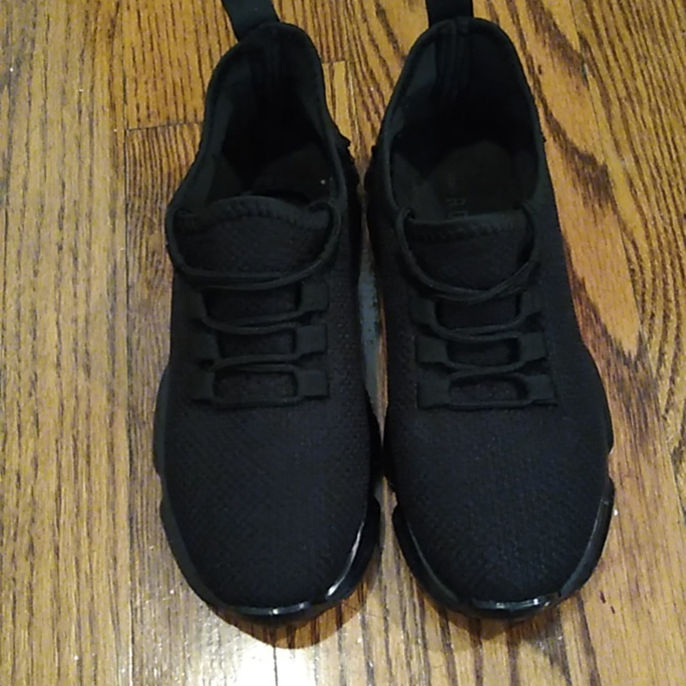 Rouge Helium Size 6 girls